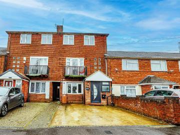 4 bedroom terraced house for sale