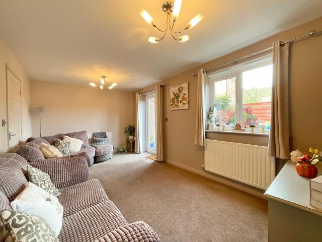 5 bedroom terraced house for sale
