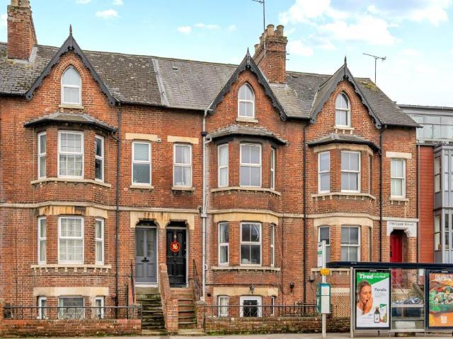 5 bedroom terraced house for sale