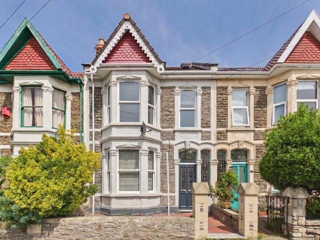 5 bedroom terraced house for sale