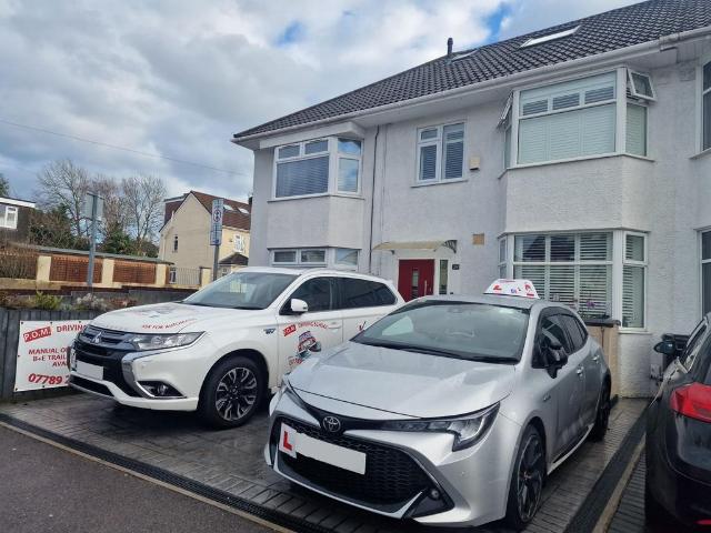 5 bedroom terraced house for sale