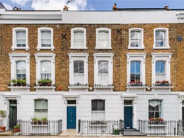 5 bedroom terraced house for sale