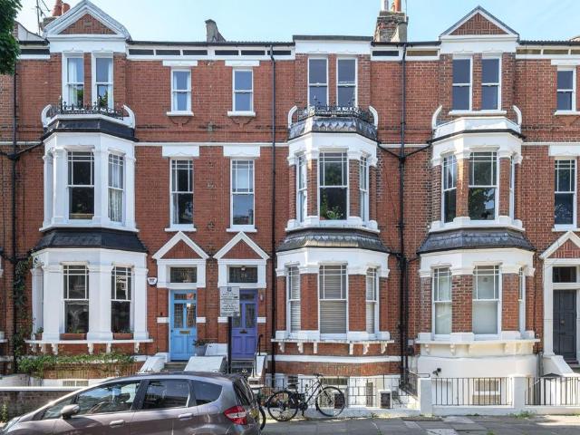 5 bedroom terraced house for sale