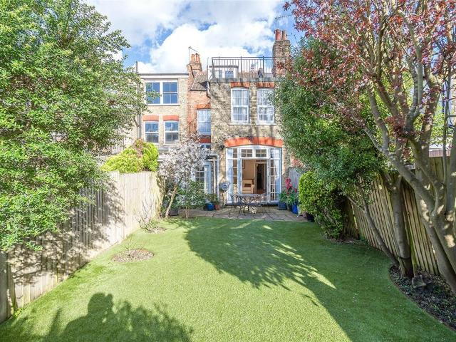 5 bedroom terraced house for sale