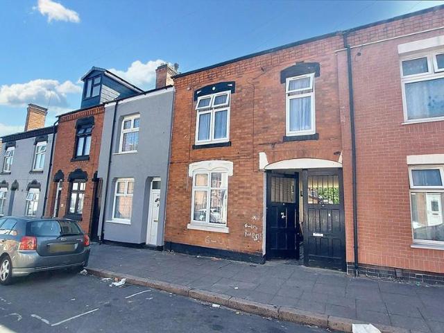 5 bedroom terraced house for sale