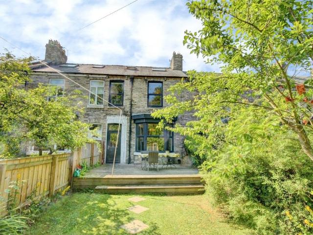 5 bedroom terraced house for sale