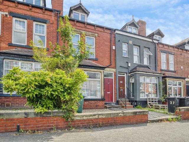 5 bedroom terraced house for sale