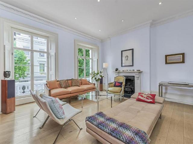 5 bedroom terraced house for sale