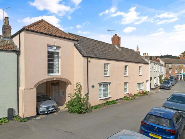 5 bedroom terraced house for sale