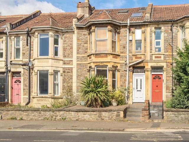 5 bedroom terraced house for sale
