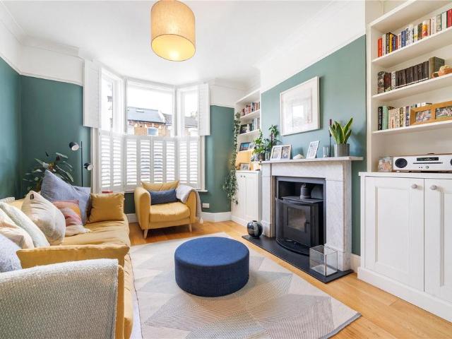 5 bedroom terraced house for sale