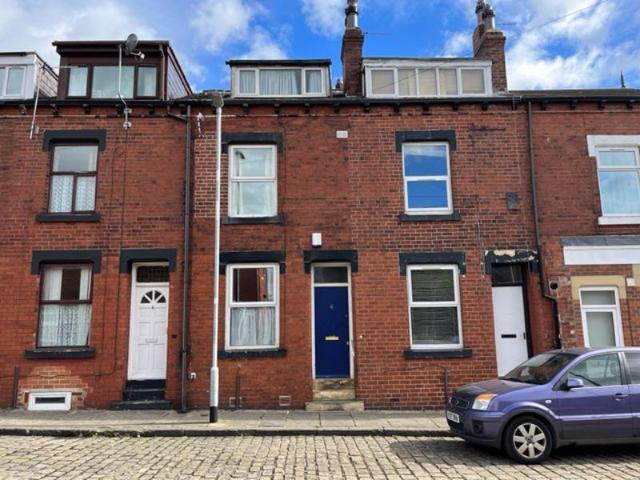 5 bedroom terraced house for sale