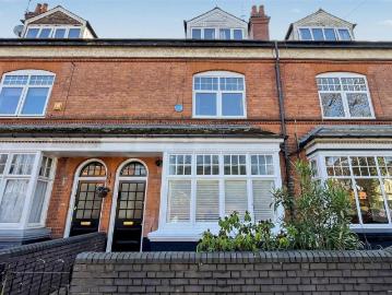 5 bedroom terraced house for sale