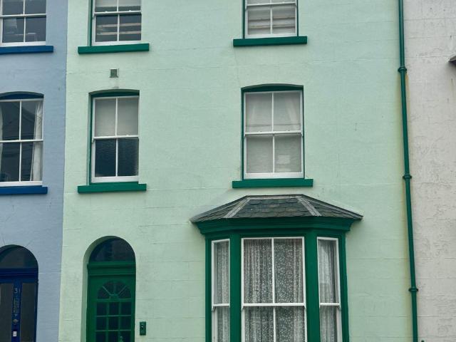 5 bedroom terraced house for sale