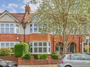 5 bedroom terraced house for sale