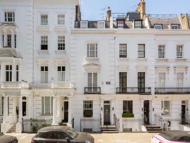 5 bedroom terraced house for sale