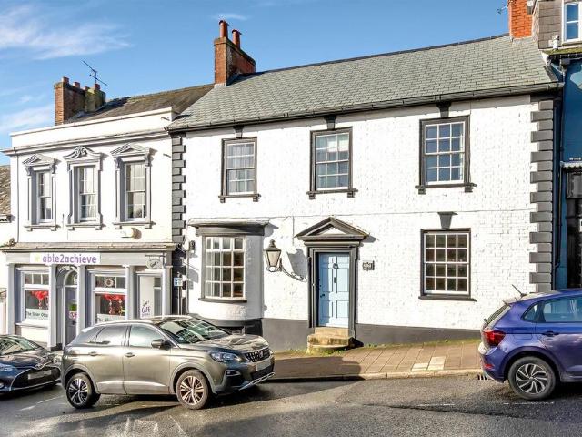 5 bedroom terraced house for sale