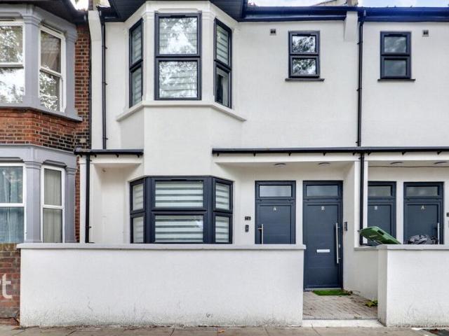 5 bedroom terraced house for sale