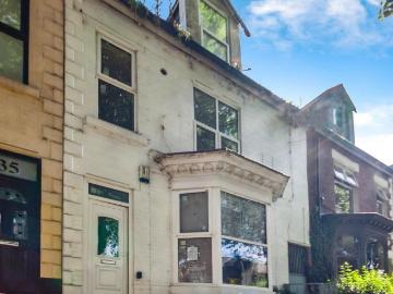 5 bedroom terraced house for sale