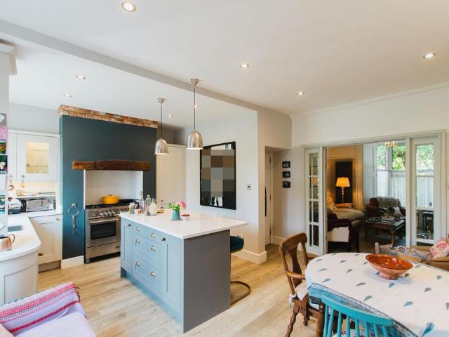 5 bedroom terraced house for sale