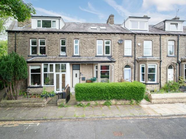 5 bedroom terraced house for sale