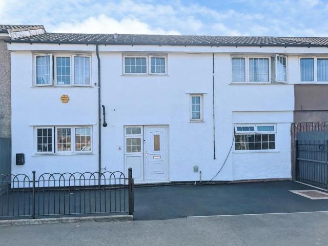 5 bedroom terraced house for sale