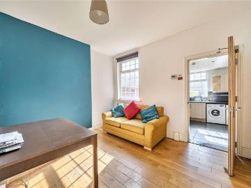 5 bedroom terraced house for sale