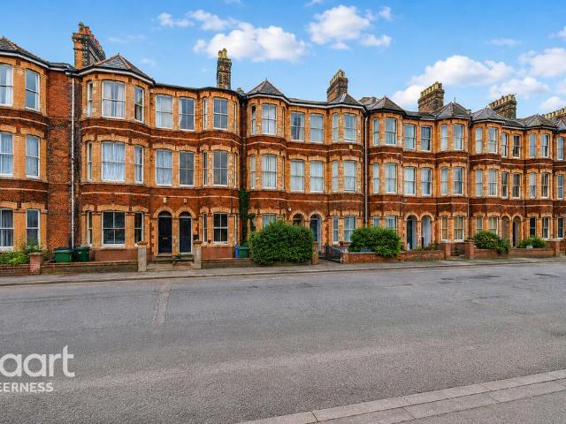 5 bedroom terraced house for sale