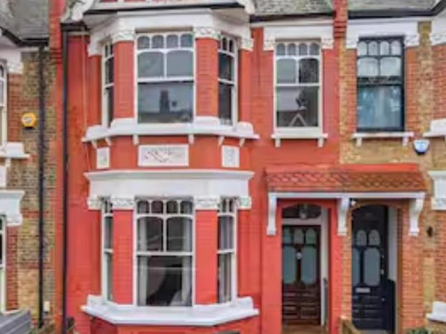 5 bedroom terraced house for sale