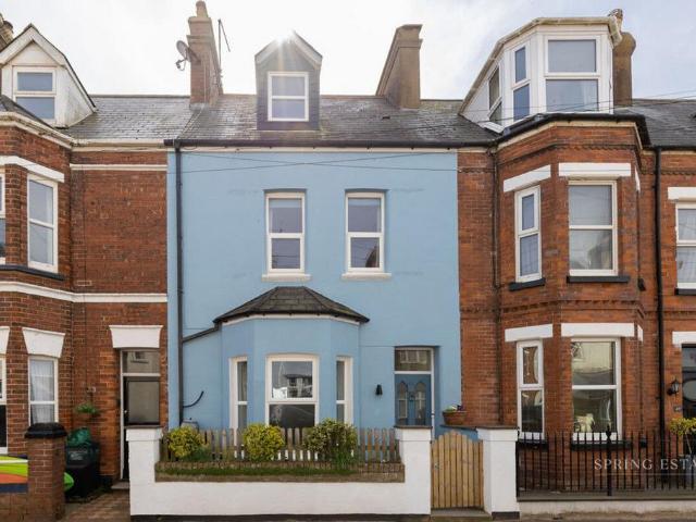 5 bedroom terraced house for sale