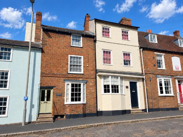 5 bedroom terraced house for sale