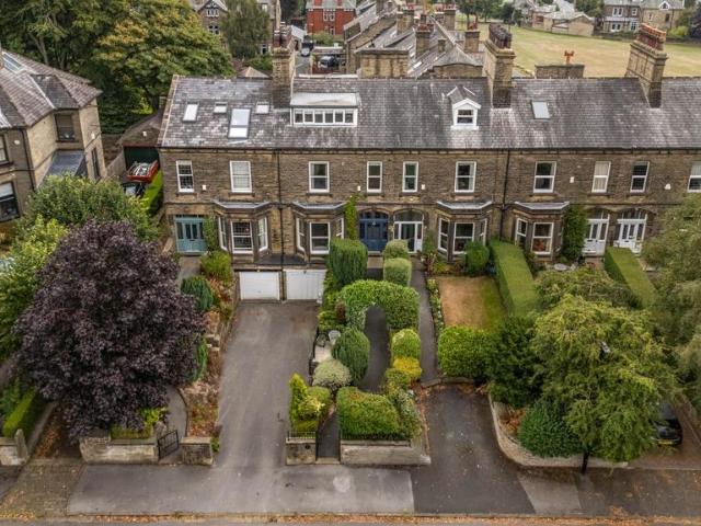 5 bedroom terraced house for sale