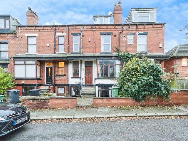 5 bedroom terraced house for sale