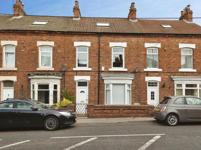 5 bedroom terraced house for sale