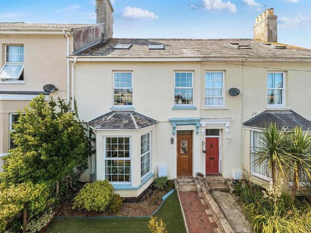 5 bedroom terraced house for sale
