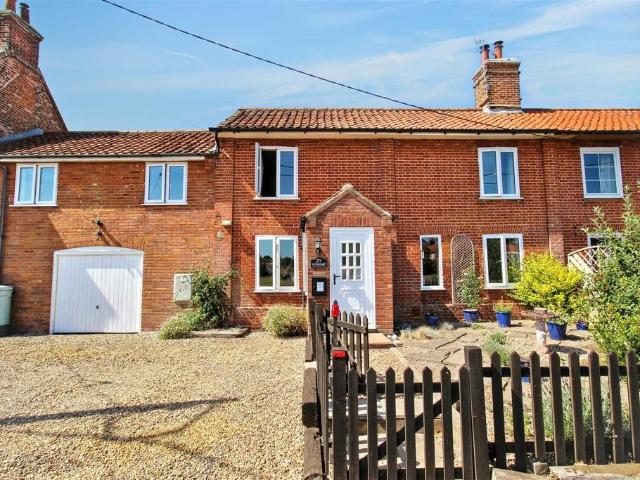 5 bedroom terraced house for sale