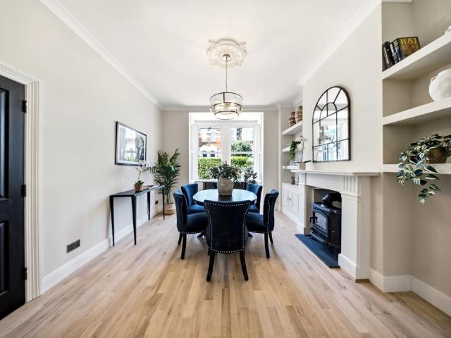 5 bedroom terraced house for sale