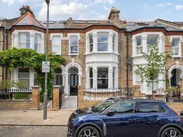 5 bedroom terraced house for sale