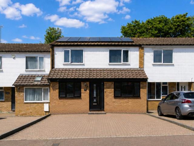 5 bedroom terraced house for sale