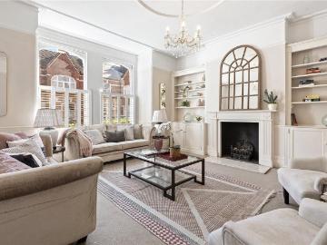 5 bedroom terraced house for sale