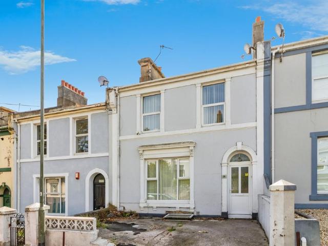 5 bedroom terraced house for sale