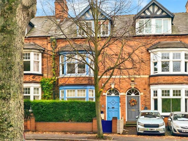 5 bedroom terraced house for sale