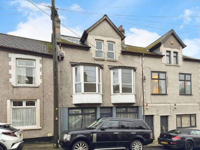 5 bedroom terraced house for sale