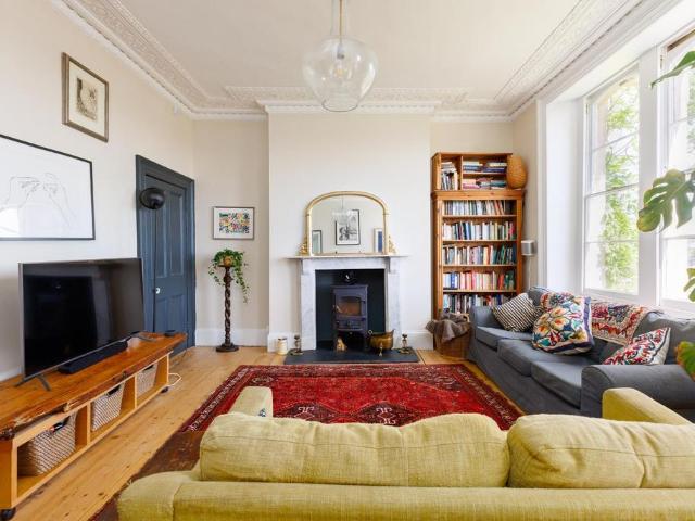 5 bedroom terraced house for sale