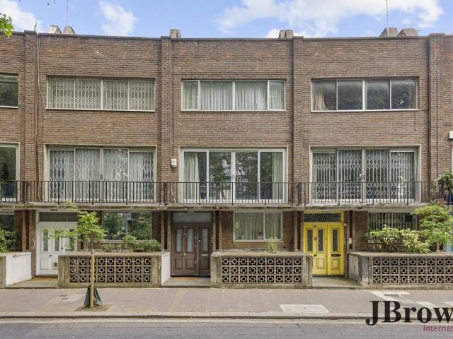 5 bedroom terraced house for sale