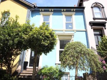5 bedroom terraced house for sale