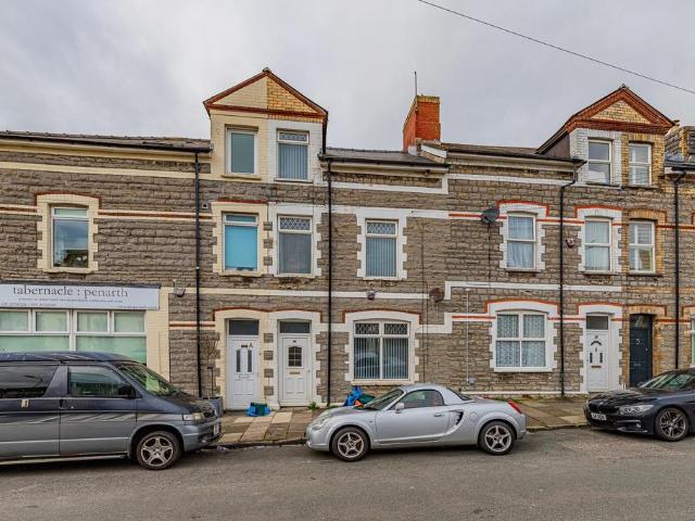 5 bedroom terraced house for sale