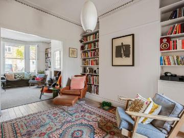 5 bedroom terraced house for sale