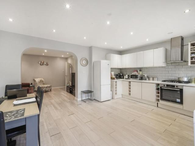 5 bedroom terraced house for sale