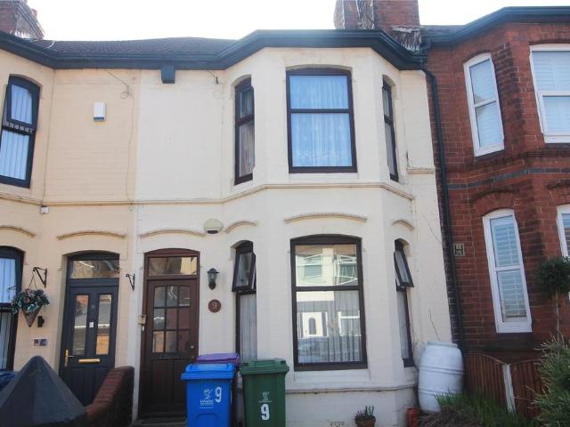 5 bedroom terraced house for sale